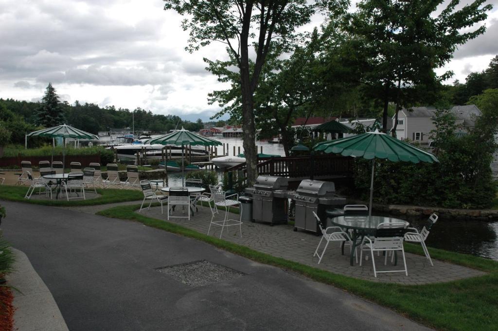 Channel Waterfront Cottages Weirs Beach Room photo