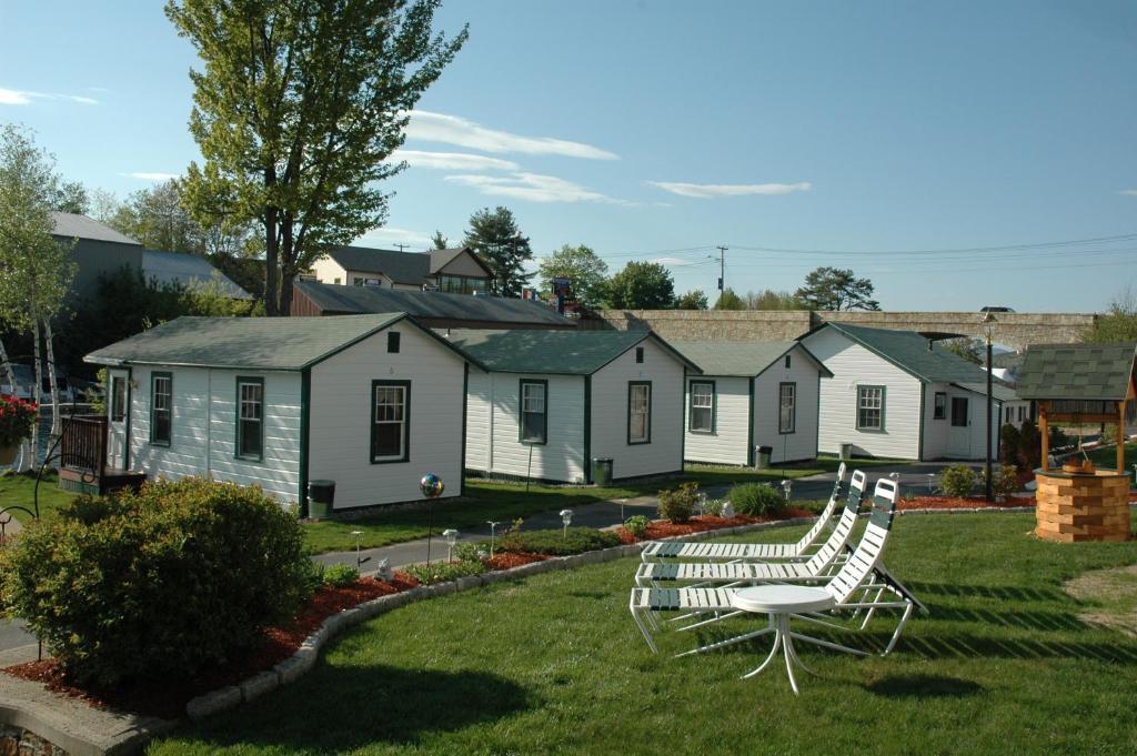 Channel Waterfront Cottages Weirs Beach Room photo